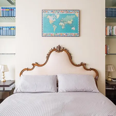 L'arco E La Curva:come A Casa Nel Cuore Di Μπολόνια